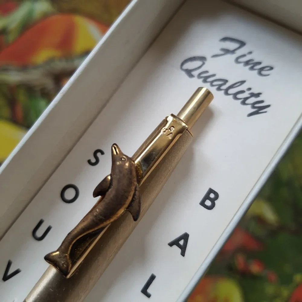 Vintage Sea World Souvenir Ball Point Pen USA Gold Tone With Dolphin In Org. Box